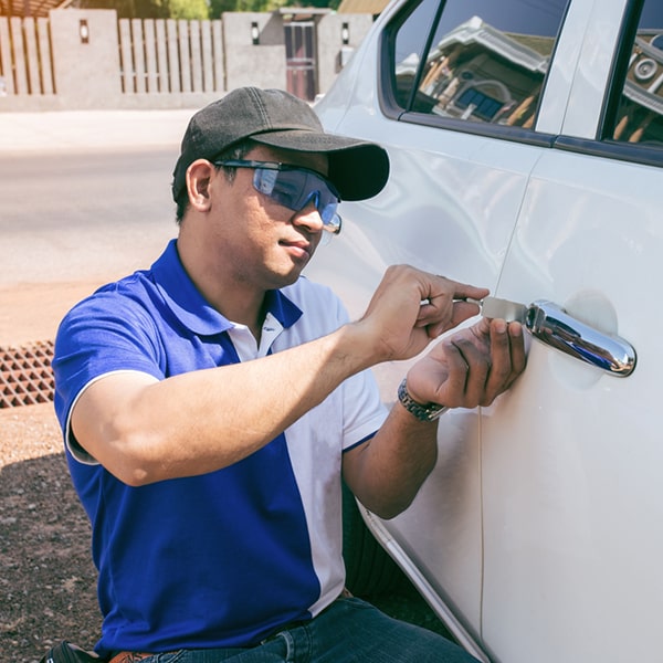 tenemos experiencia en la apertura de autos de última tecnología como parte del servicio de cerrajería de autos